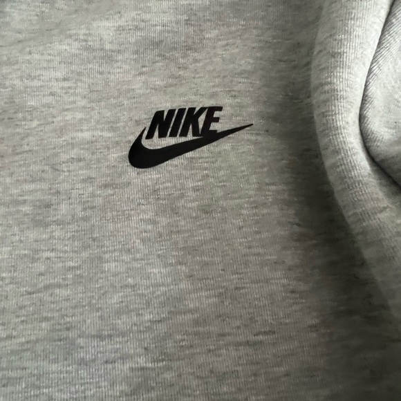 Nike tech - Picture 2 of 5